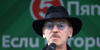 Михаил Боярский планирует вернуться на сцену до конца театрального сезона