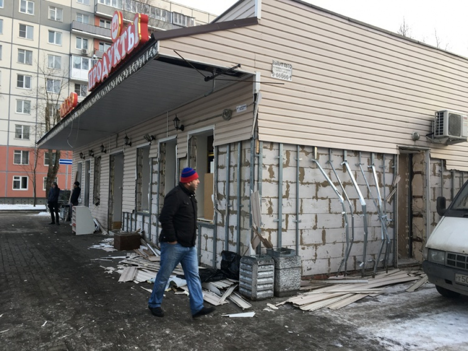 Петербург ужесточает требования к питейным заведениям в жилых домах 