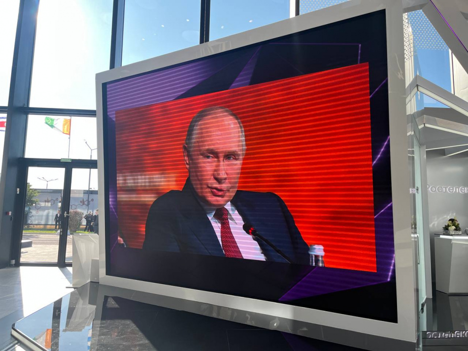 На ПМЭФ-2025 Путин заявил о росте экономики и низкой безработице в России