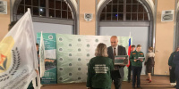 Студентам университета путей сообщения выдали путевки для работы в студотрядах Студентам университета путей сообщения выдали путевки для работы в студотрядах