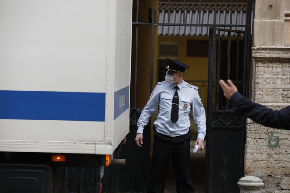 Суд оставил депутата ЗакСа Милюту под стражей 