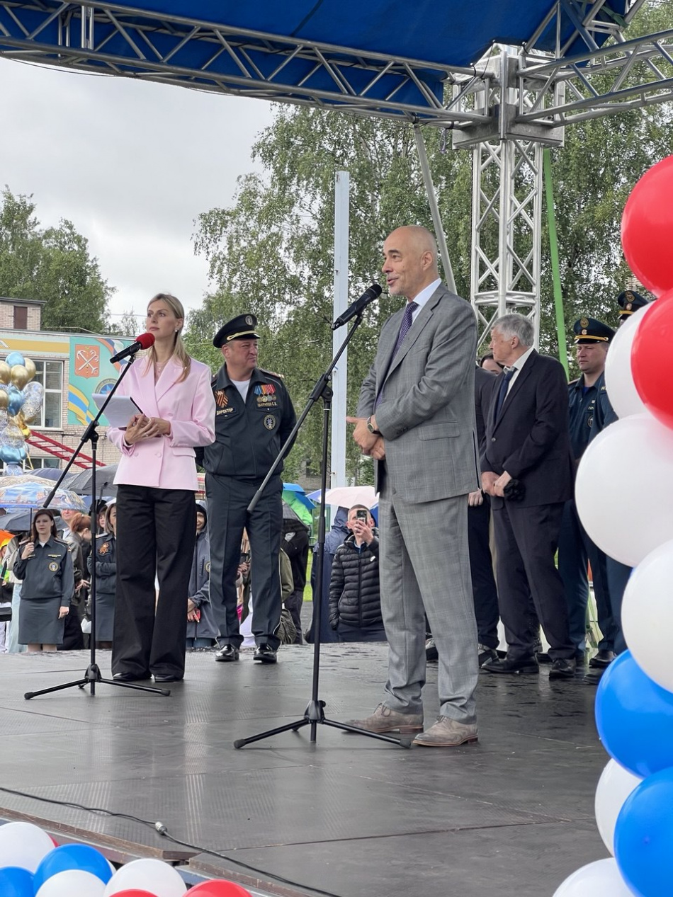 Пожарно-спасательный колледж Петербурга вручил дипломы в юбилейный год
