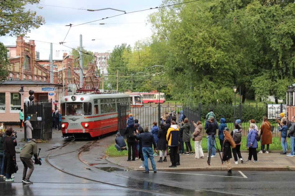  В Петербурге скорректировали маршруты на Тульской и площади Тургенева