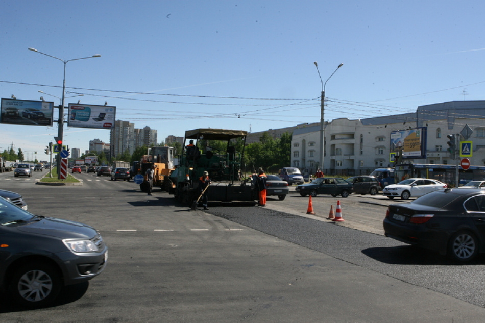Улицы в пяти районах Петербурга ограничат для автомобилистов на две недели 