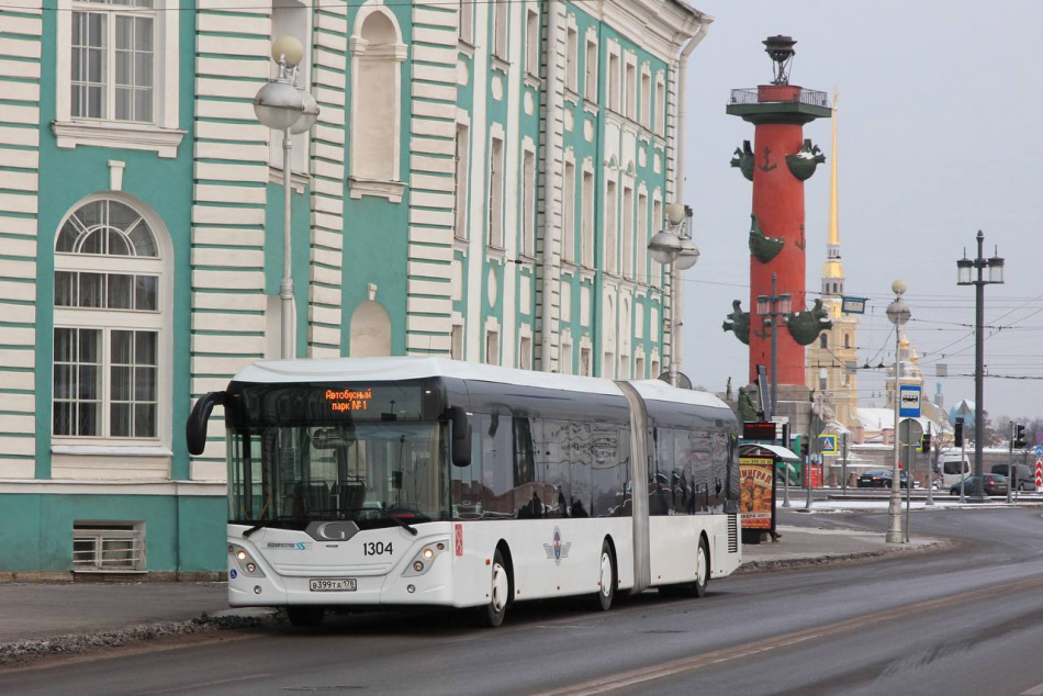 Музей городского транспорта Петербурга пополнился самым длинным автобусом