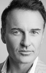 (Julian McMahon) (Julian McMahon)