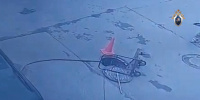 Ребенок провалился в открытый люк на Октябрьской набережной Ребенок провалился в открытый люк на Октябрьской набережной