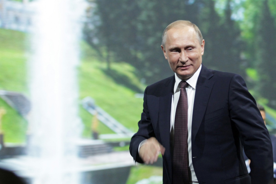 Владимир Путин рассказал о совещаниях в салоне Aurus