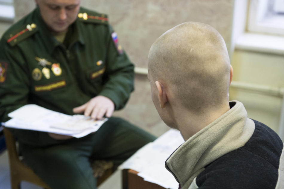 Госдума рассмотрит законопроект о переходе на круглогодичный призыв