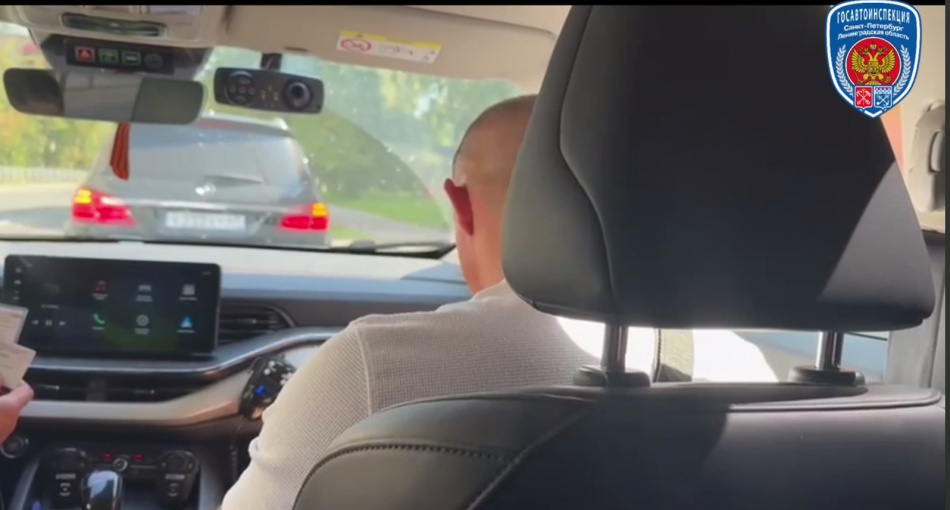 Видео с маневрами Mercedes на КАД привлекло внимание ГАИ