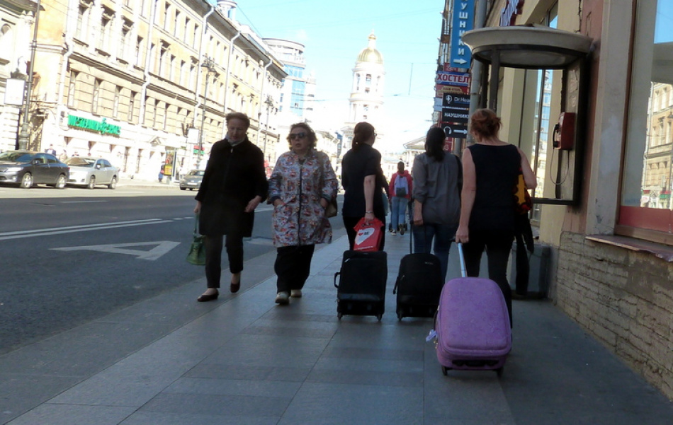 Каждый третий россиянин был вынужден отложить отпуск в 2025 году из-за работы и финансов