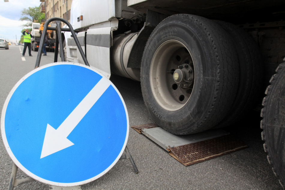 Два человека пострадали в результате столкновения трех машин на Московском шоссе