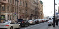 Движение в центре Петербурга и на Васильевском острове оказалось парализовано из-за аварий и ремонта