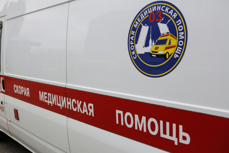 Врач и пациент устроили потасовку в травмпункте на Камышовой улице Петербурга