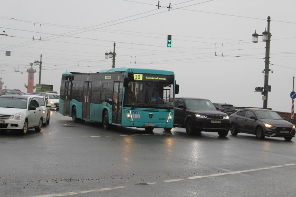 В Петербурге отказались от ночных автобусов из-за их низкой востребованности