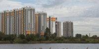 В Купчино полицейский задержал курьера после погони по скверу