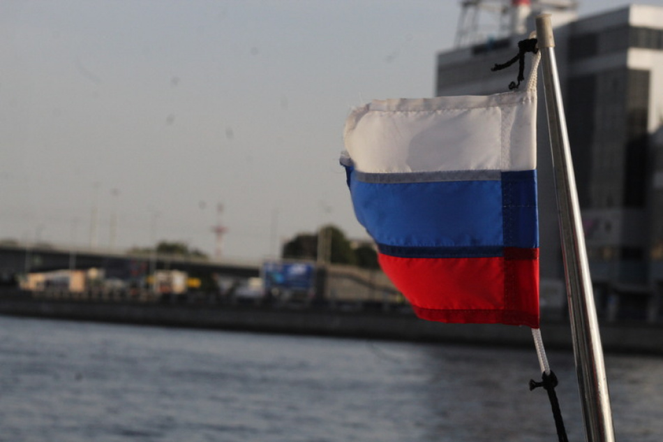 В Санкт-Петербурге расследуют обстоятельства частичного затопления морского буксира на Большой Невке