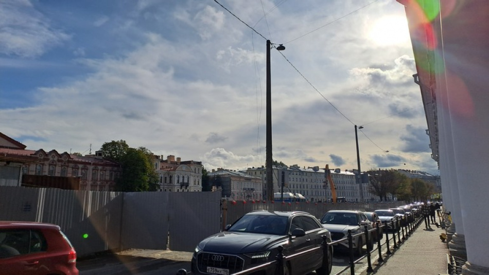 Движение на участке набережной Фонтанки ограничили из-за срочного ремонта газопровода