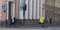 В Петербурге ужесточили правила найма иностранных курьеров