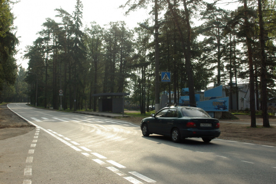 Два автомобиля столкнулись на КАД у Низино, движение было затруднено из-за обломков