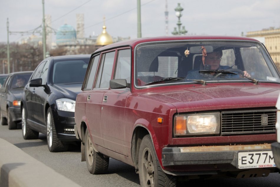 В Санкт-Петербурге более 4000 водителей временно лишились прав из-за долгов