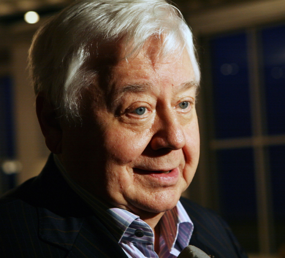 В московском метро начал курсировать тематический поезд в честь Олега Табакова