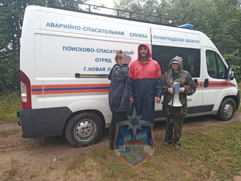 Спасатели завершили операцию по поиску двух женщин, заблудившихся в лесу Волховского района