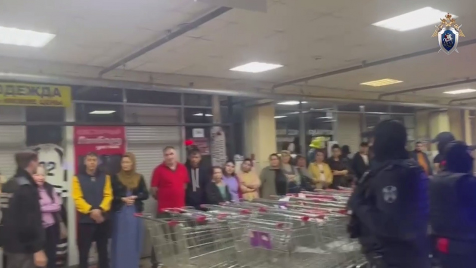 В Петербурге расследование гибели рабочего в магазине привело к выявлению нарушений миграционного законодательства