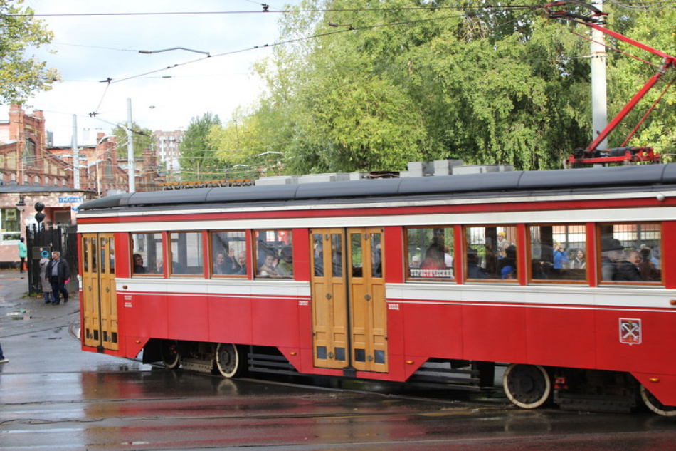 Туристический трамвай в Петербурге временно меняет маршрут из-за ремонта на Невском