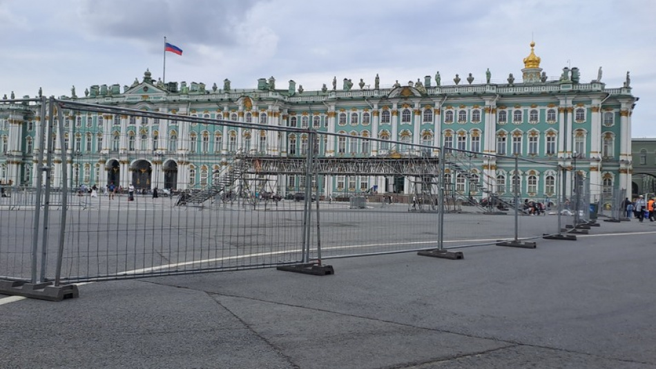 Участник конфликта у Эрмитажа рассказал свою версию инцидента с девушкой