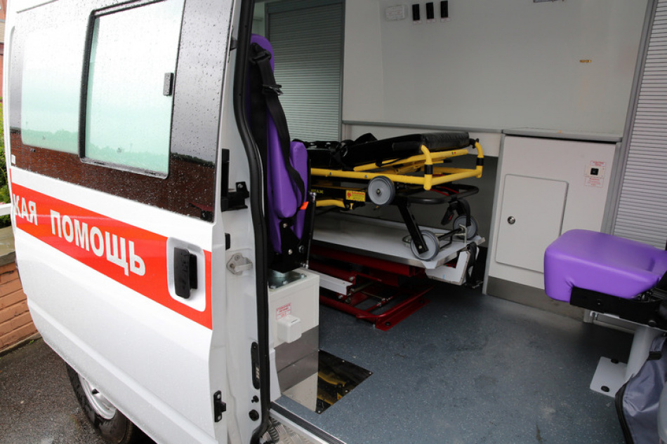 Во Всеволожске в результате столкновения внедорожника и рейсового автобуса пострадали три человека