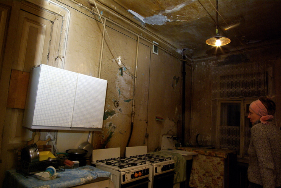 В Петербурге бытовой конфликт в коммунальной квартире закончился для одной из соседок судебным предупреждением