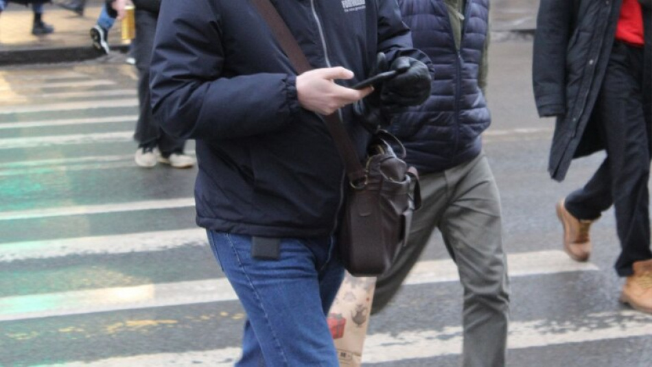 В Санкт-Петербурге лжеполицейские напали на молодых людей и похитили у них деньги и телефон