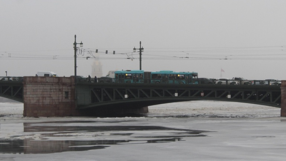 В Санкт-Петербурге Дворцовый мост развели под песни Виктора Цоя в годовщину его гибели