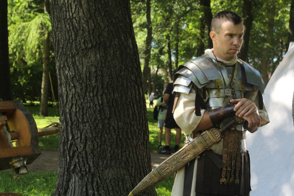 В Выборге прошла масштабная реконструкция средневековой битвы с участием сотен рыцарей