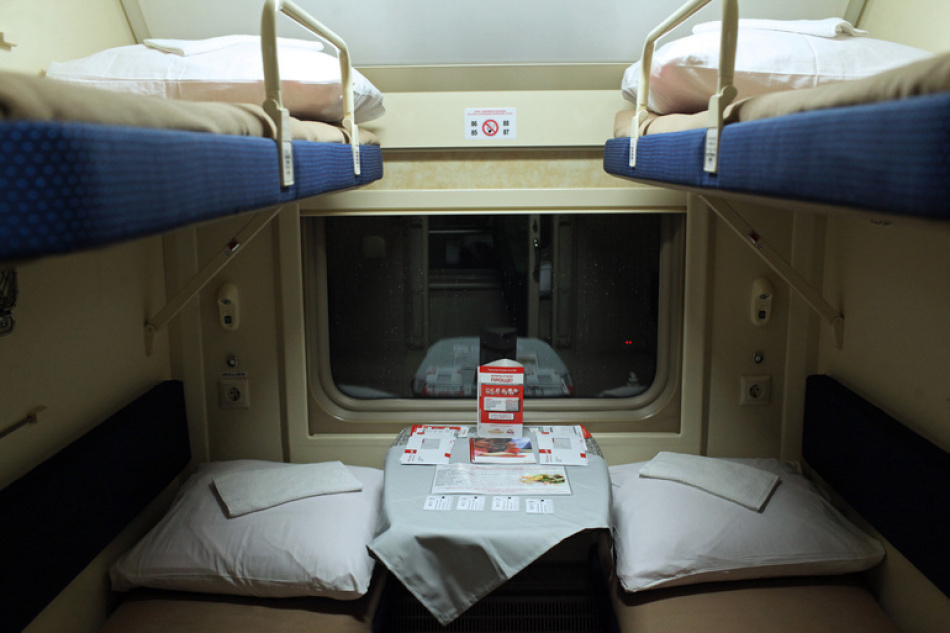 Утренние задержки пригородных поездов нарушили график движения в Петербурге и Ленобласти