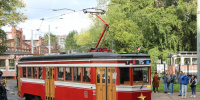 Туристический трамвай Петербурга возвращается на привычную остановку на Васильевском острове