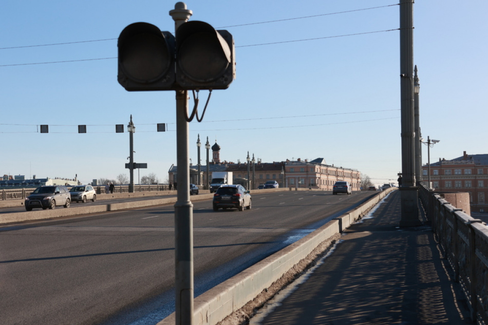 На Благовещенском мосту в Петербурге стартовал второй этап масштабного ремонта