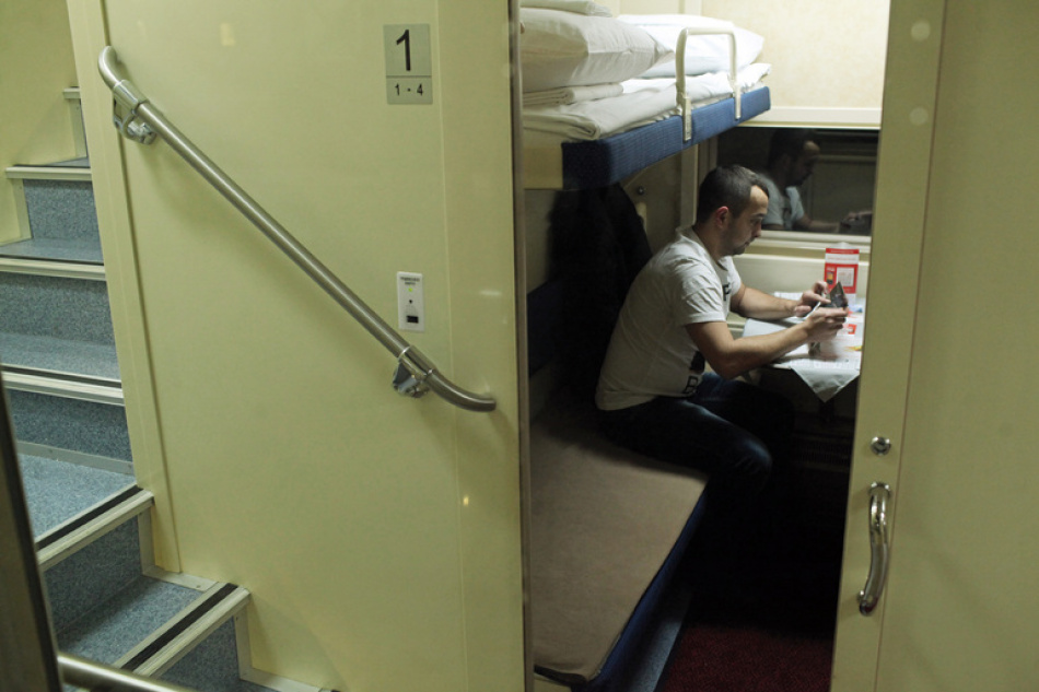 Семь поездов «Таврия» задержались на маршрутах между Крымом, Москвой и Петербургом