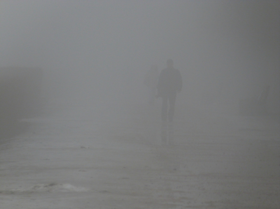 В районе вулкана на Итурупе приостановлены поиски пропавших туристов из-за темноты и тумана