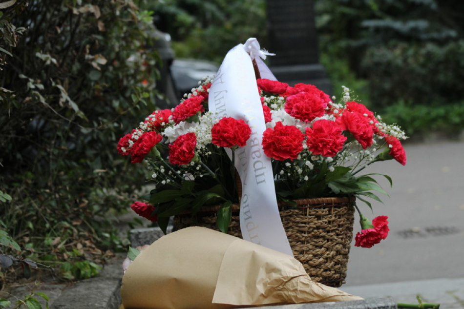 Прах Юрия Бутусова могут предать земле на Смоленском кладбище Петербурга