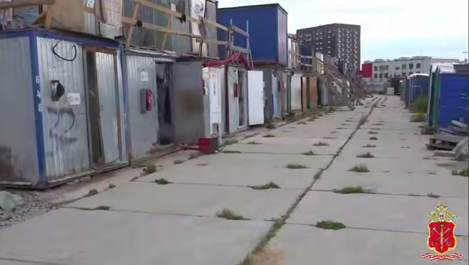 В Ленинградской области после рейда на стройке возбудили уголовное дело об организации незаконной миграции против 40-летнего иностранца