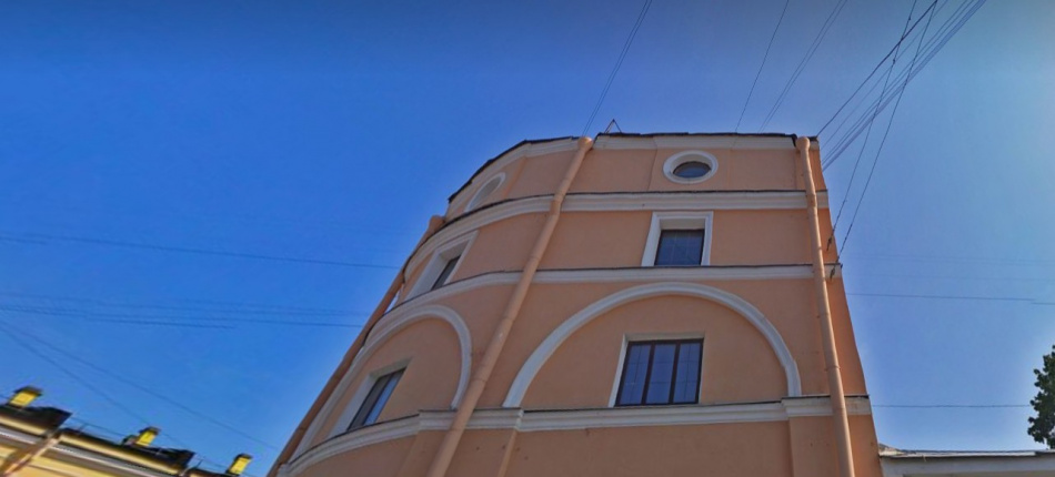 Суд обязал собственника помещения бара на Грибоедова восстановить исторический облик здания