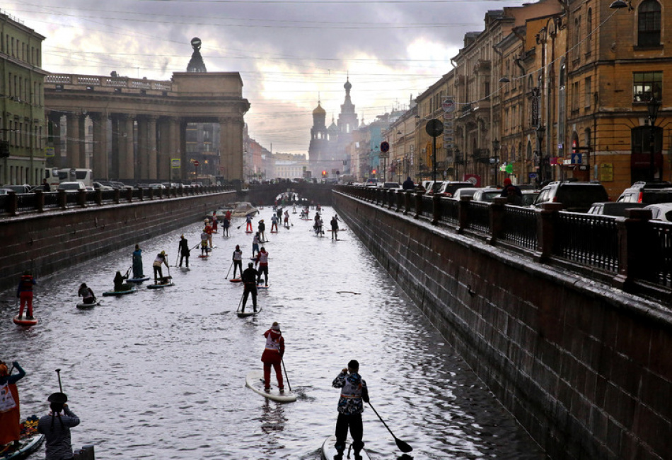 В Петербурге обсуждают новые правила для сапсерфинга и водного туризма