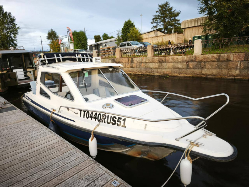Устроившему аварию в Выборгском заливе водителю катера предъявили обвинение