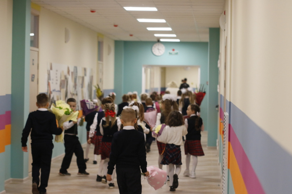 Петербургские родители откладывают выбор подарков учителям до последних дней