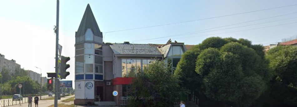 В Колпино расследуют поджог магазина с пристройкой в стиле замка