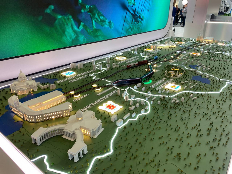 В России показали макет первого отечественного поезда для высокоскоростных магистралей