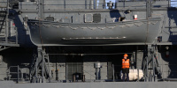 Петербургская компания не завершила отделку десантного корабля для калининградской верфи