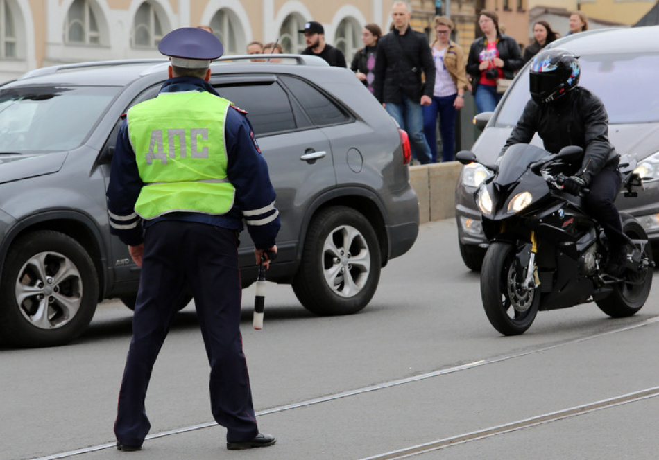 Два дорожных происшествия соучились за сутки на одном перекрестке в Приморском районе